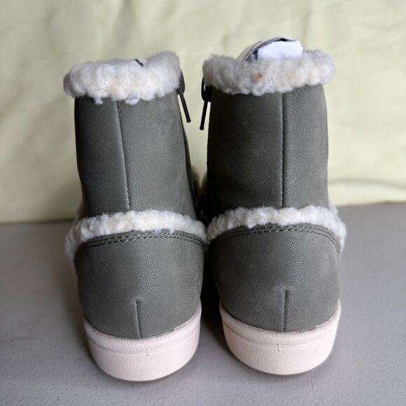 Cloudsteppers by Clarks Faux Fur Ankle Boots Step Glow Rose Dusty Olive 5M NWB - Picture 3 of 11